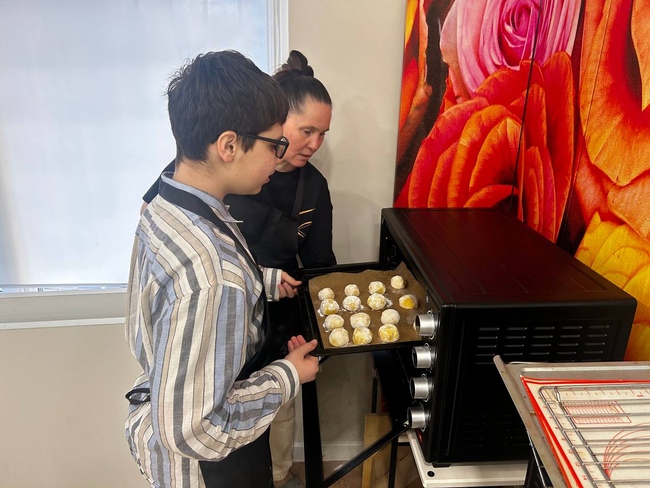 «Я САМ!»: Как превратить кухню в пространство для роста уверенности