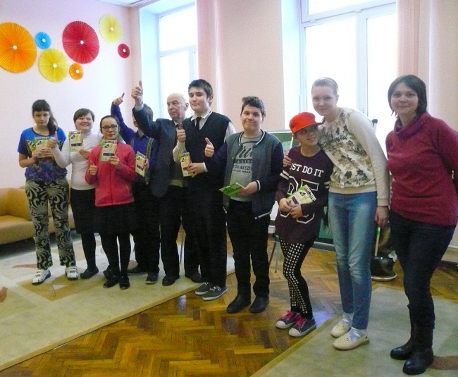 Выставка детских рисунков в ГБОУ № 108